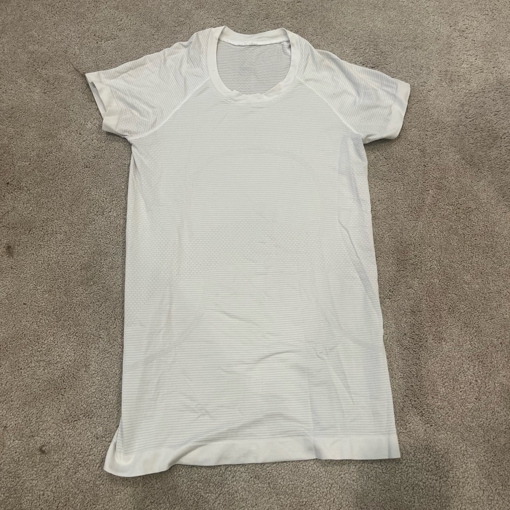 LULULEMON- Swiftly Tech short sleeve (White) size 4